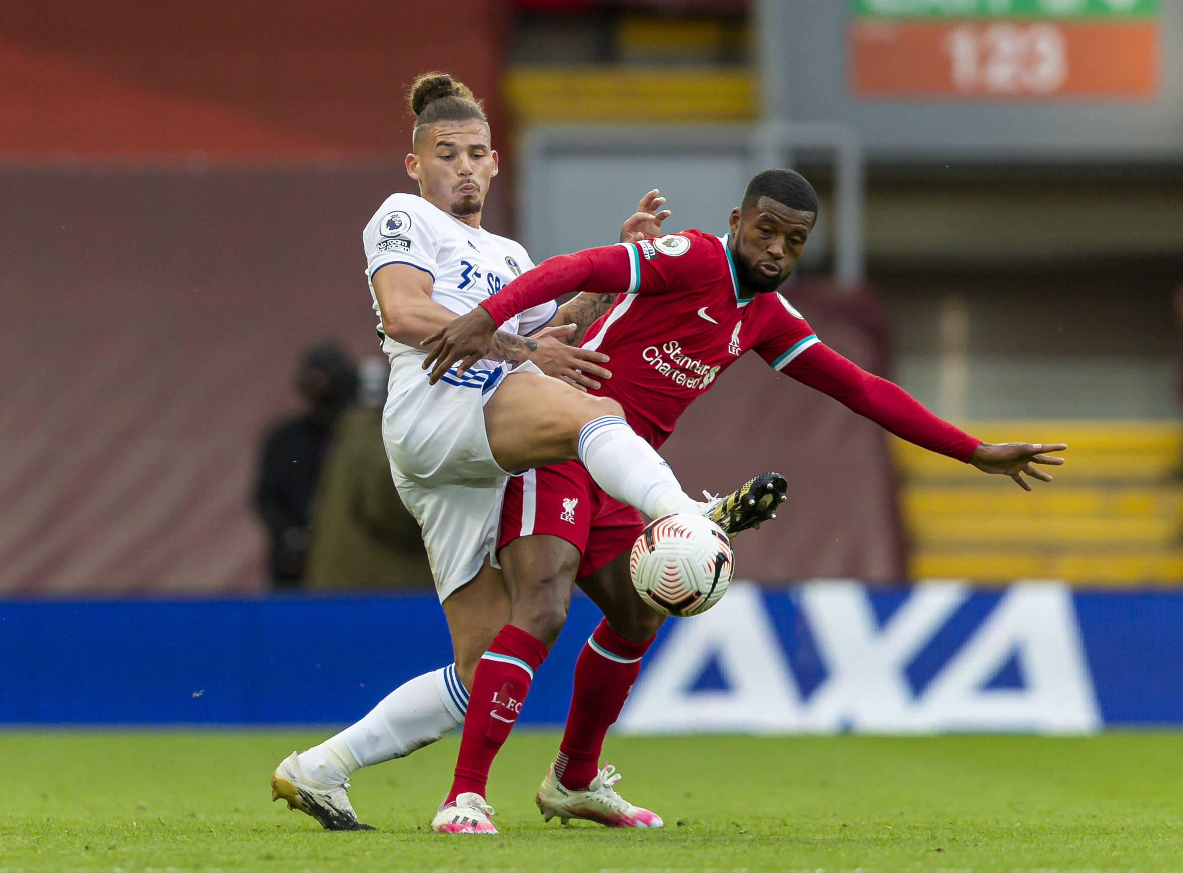 易指控球员 易指控球员